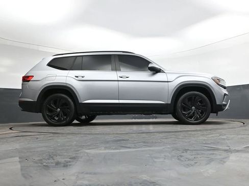 Used 2022 Volkswagen Atlas SE w/ Black Wheel Package image 28
