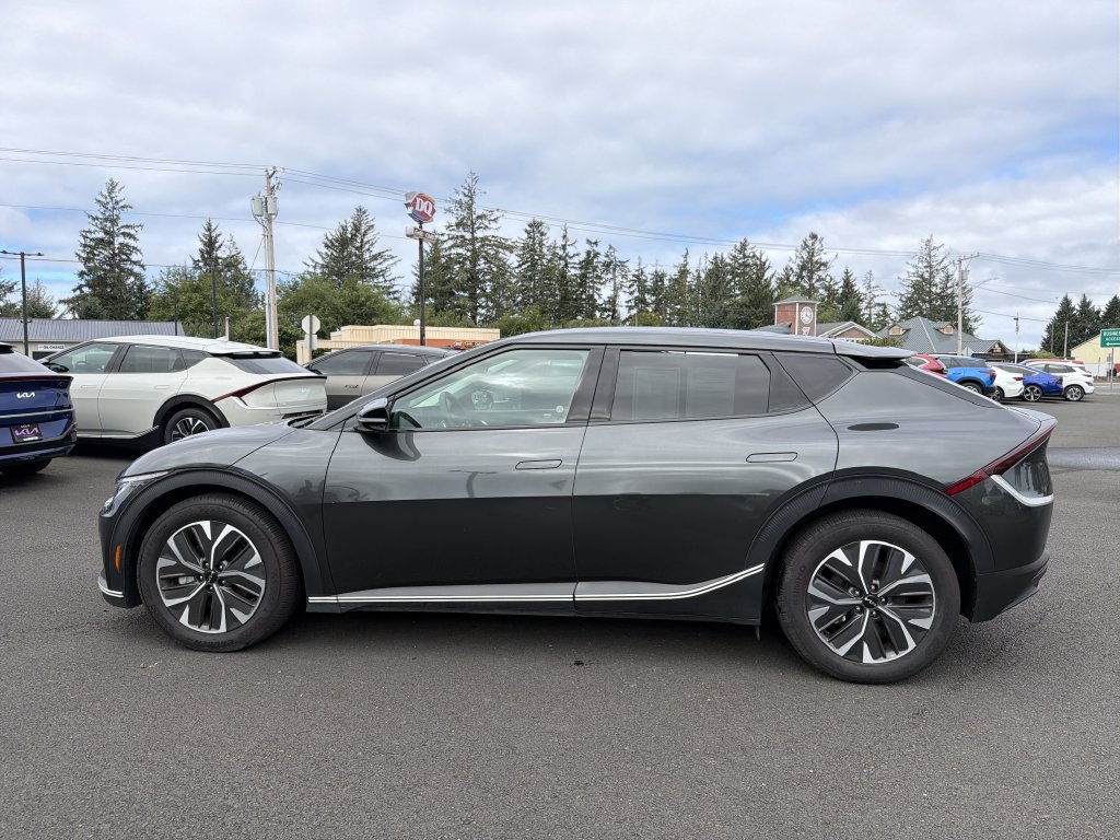 Used 2024 Kia EV6 Light AWD/4WD image 3