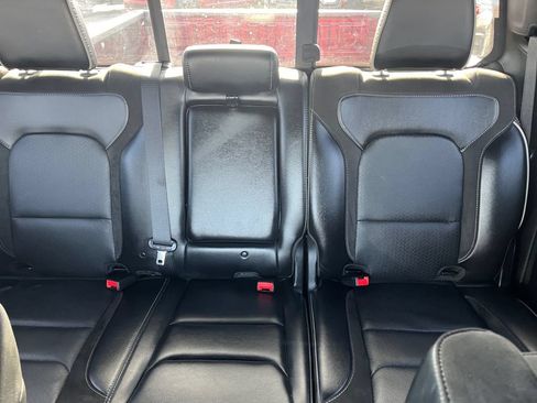 Used 2023 RAM 1500 Laramie AWD/4WD image 5