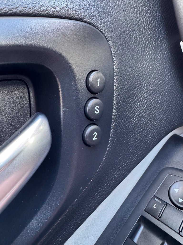 Used 2019 Jeep Cherokee Limited FWD image 22