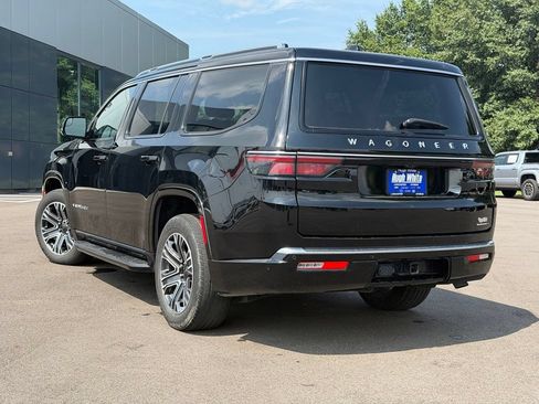 Used 2024 Jeep Wagoneer Series II w/ Flexible Seating Group AWD/4WD image 4