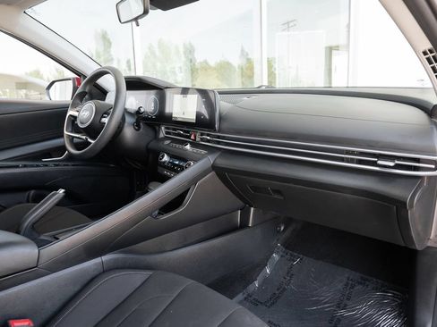 Used 2024 Hyundai Elantra SEL FWD image 40