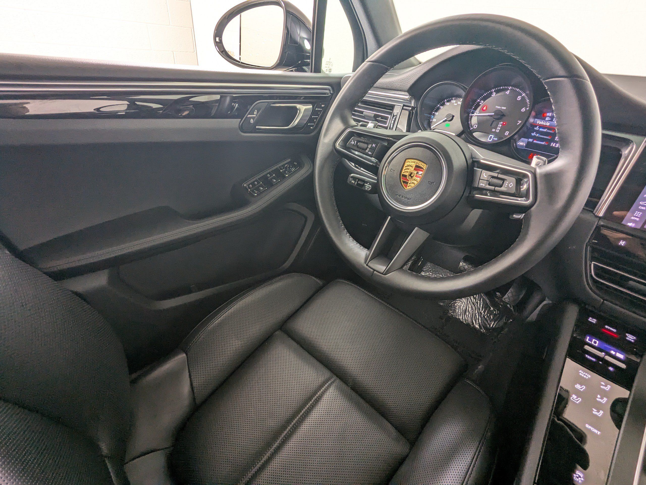 Used 2026 Porsche Macan AWD/4WD image 10