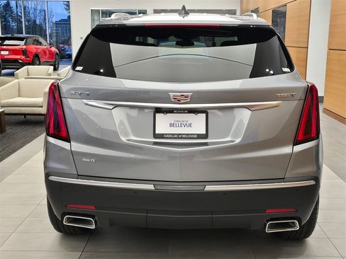 New 2025 Cadillac XT5 Luxury image 4