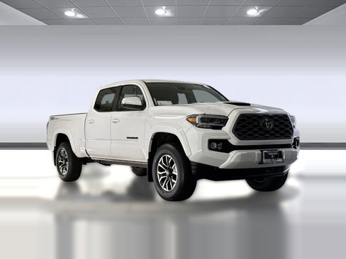 Used 2023 Toyota Tacoma TRD Sport w/ Black Out Package (TMS) image 6