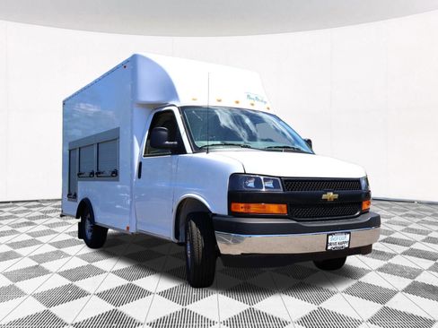 New 2024 Chevrolet Express 3500 w/ Power Convenience Package RWD image 19