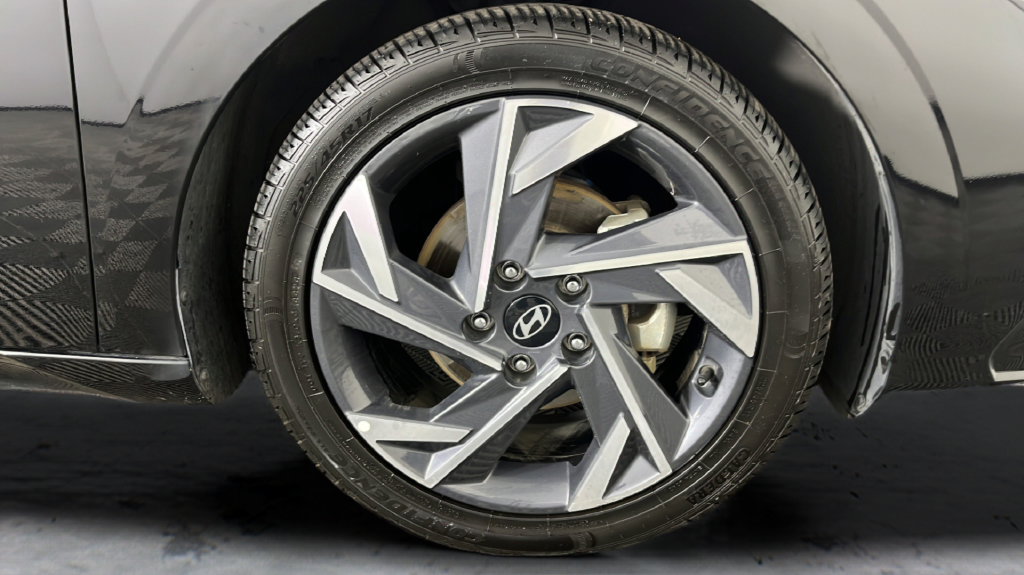 Used 2024 Hyundai Elantra Limited FWD image 46