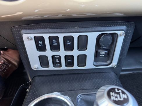 Used 2012 Toyota FJ Cruiser 4WD w/ Upgrade Pkg image 16