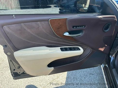 Used 2019 Lexus LS 500 w/ Accessory Package (Z2) RWD image 12