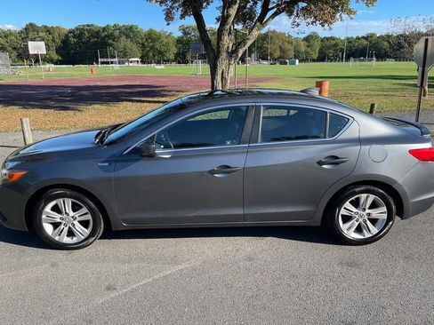 Used 2013 Acura ILX Hybrid w/ Technology Package image 30