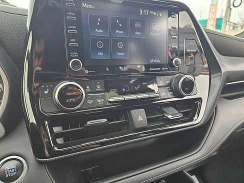 Used 2021 Toyota Highlander XSE image 28