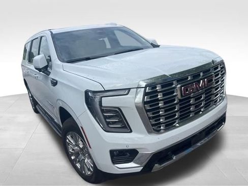 Used 2026 GMC Yukon XL Denali w/ Advanced Technology Package AWD/4WD image 4