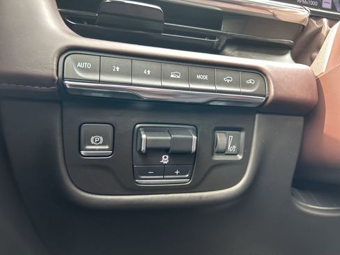 Used 2022 Cadillac Escalade Sport Platinum w/ LPO, Floor Liner Package image 18