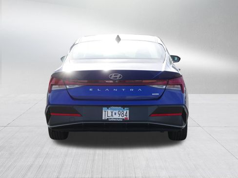 Certified 2026 Hyundai Elantra Limited FWD image 6