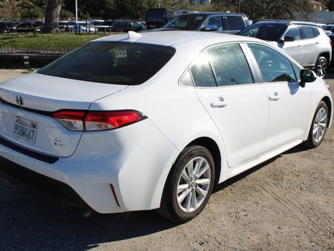 Used 2025 Toyota Corolla Hybrid Sedan image 4