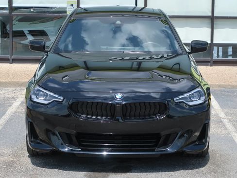 Used 2024 BMW 230i Coupe w/ Convenience Package RWD image 4