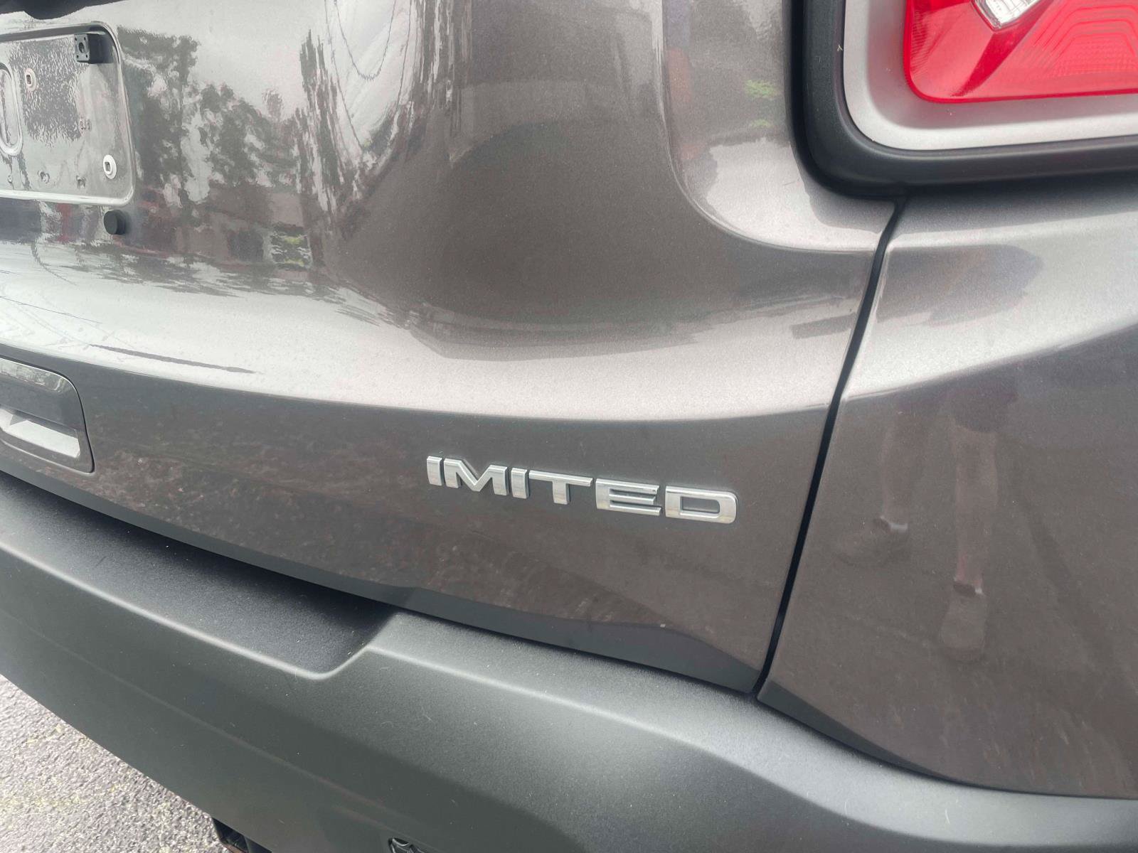 Used 2021 Jeep Renegade Limited AWD/4WD image 8