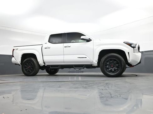 Used 2024 Toyota Tacoma TRD Sport w/ TRD Sport Upgrade Package image 40