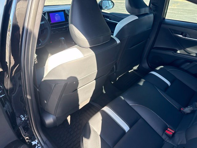 Used 2025 Toyota Camry SE w/ Convenience Package FWD image 21