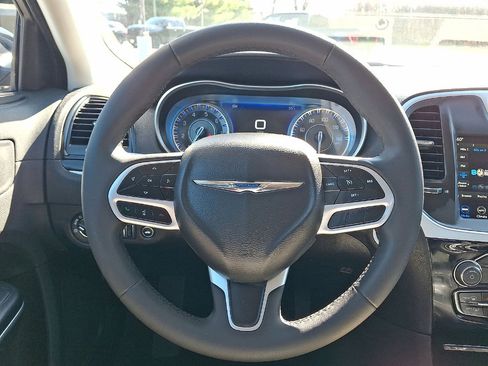 Used 2023 Chrysler 300 Touring RWD image 17