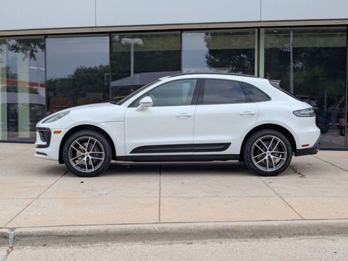 Certified 2026 Porsche Macan AWD/4WD image 2