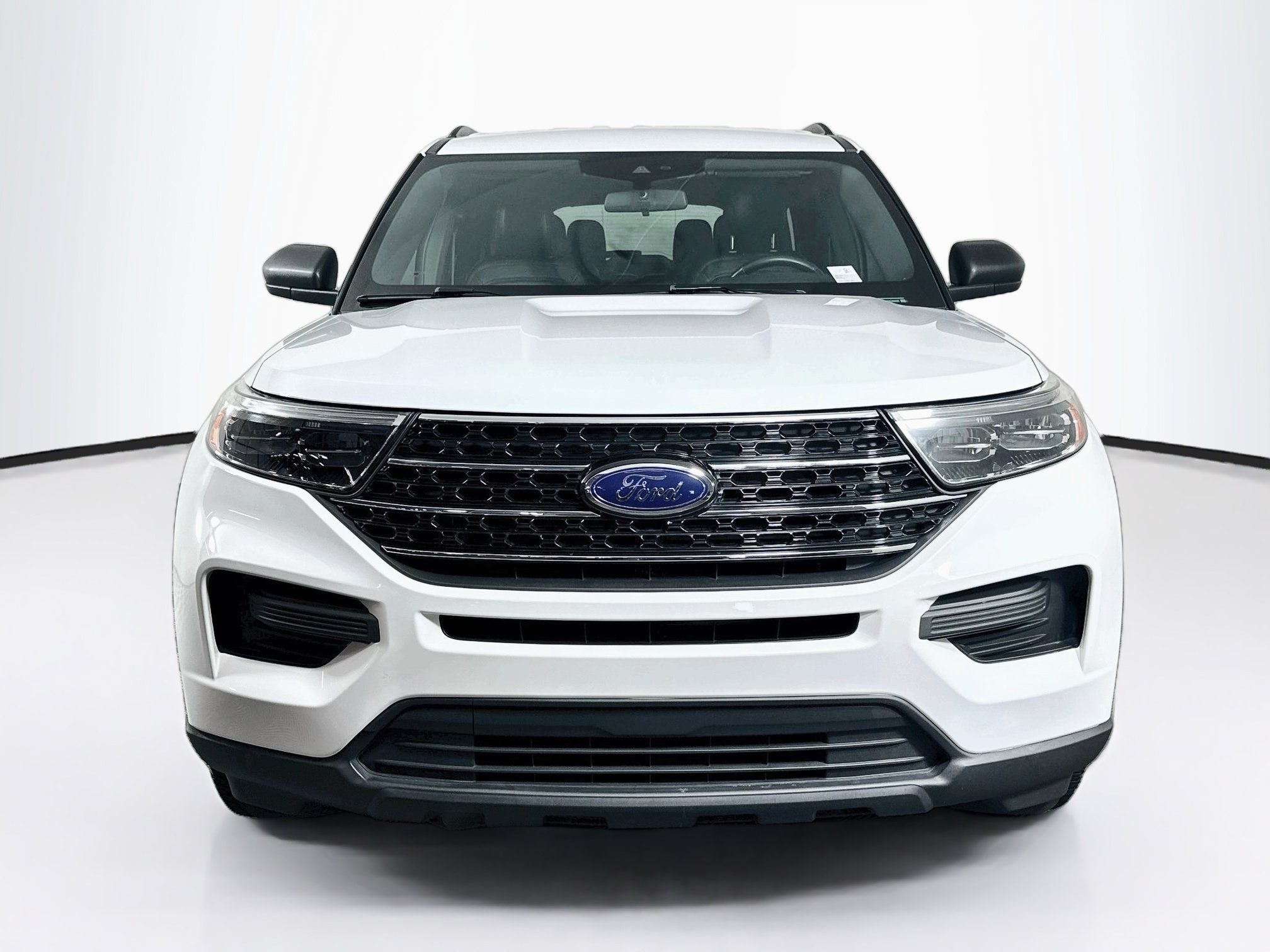 Used 2020 Ford Explorer XLT RWD image 2