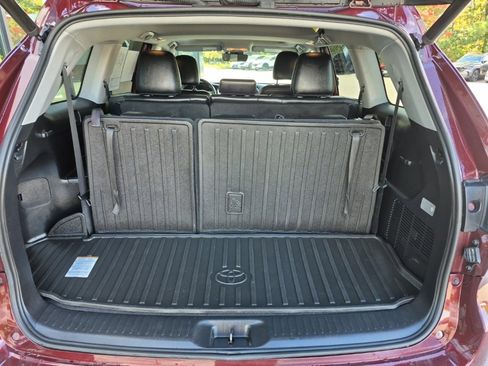 Used 2019 Toyota Highlander XLE image 10