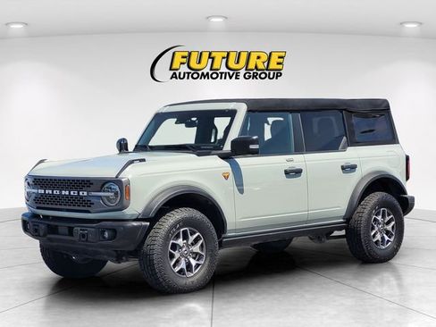 Used 2023 Ford Bronco Badlands image 5