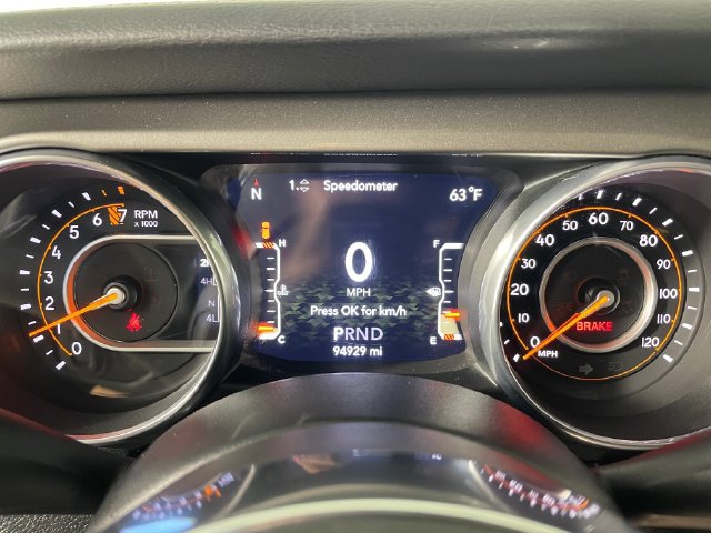 Used 2018 Jeep Wrangler Unlimited Sahara AWD/4WD image 5