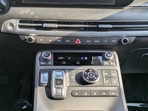 Used 2025 Hyundai Palisade Calligraphy image 15