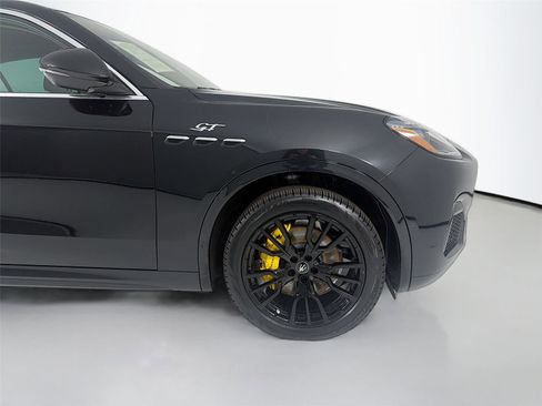 Used 2023 Maserati Grecale GT image 24