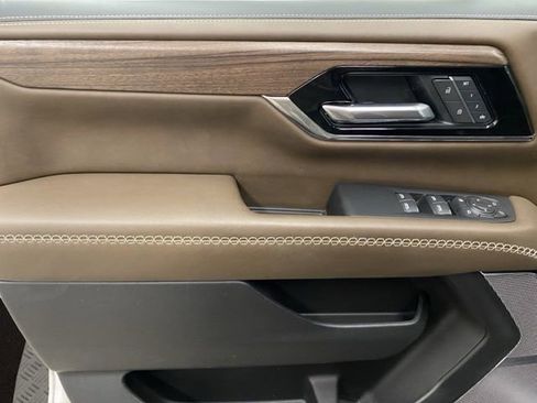 Used 2025 GMC Yukon Denali Ultimate w/ LPO, Floor Liner Package image 24