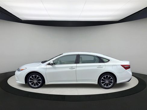 Used 2016 Toyota Avalon XLE FWD image 5
