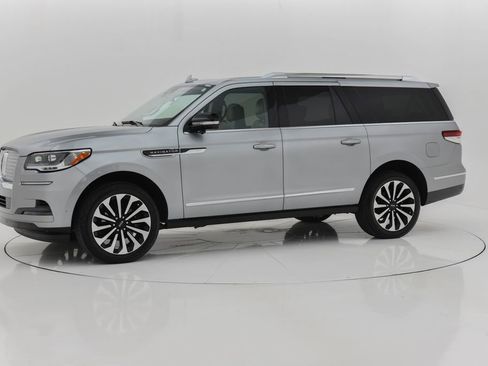 Used 2024 Lincoln Navigator L Reserve image 32