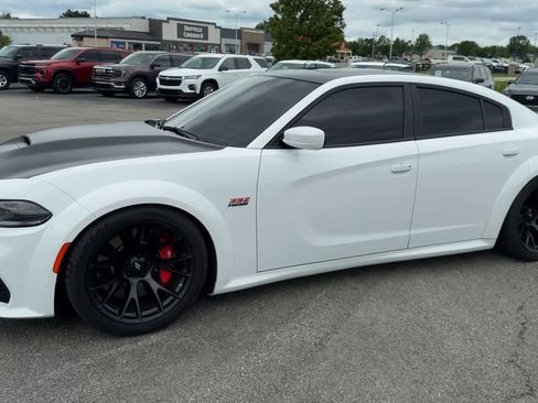 Used 2022 Dodge Charger Scat Pack RWD image 3