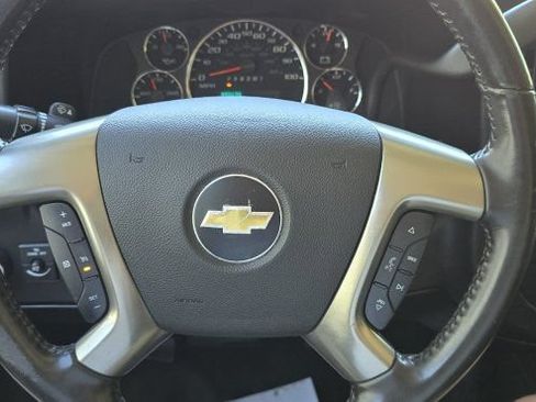 Used 2018 Chevrolet Express 2500 w/ Driver Convenience Package RWD image 14