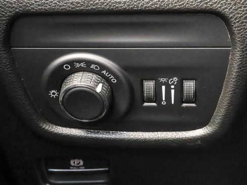 New 2025 Jeep Grand Cherokee Laredo X w/ Luxury Tech Group I image 28