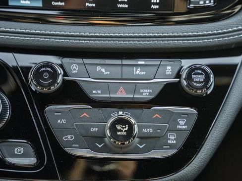 New 2026 Chrysler Pacifica Select FWD image 29