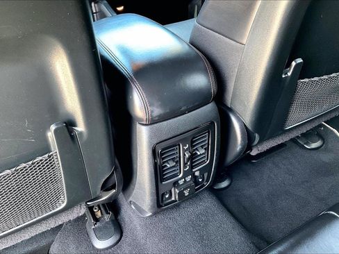 Used 2024 Dodge Durango GT AWD/4WD image 10