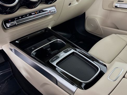 New 2026 Mercedes-Benz GLB 250 image 5