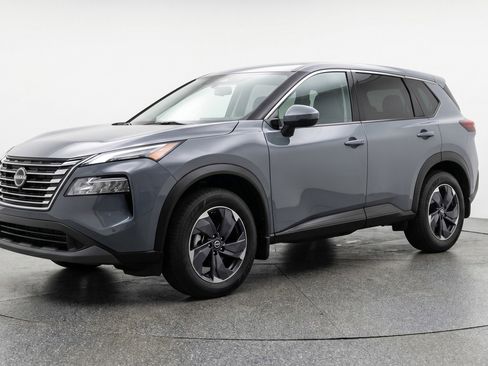 Used 2025 Nissan Rogue SV AWD/4WD image 3