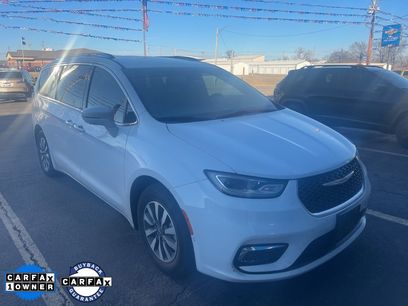 Used 2021 Chrysler Pacifica Touring-L