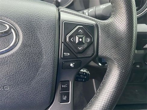 Used 2020 Toyota Tacoma TRD Off-Road image 31