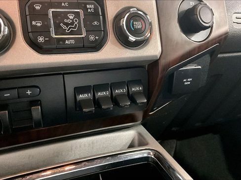 Used 2014 Ford F350 Lariat w/ Chrome Package image 31