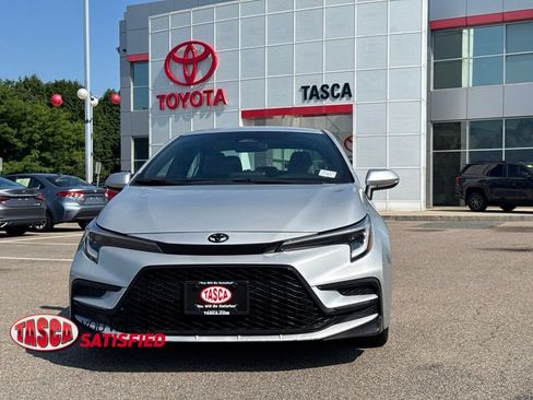 Used 2023 Toyota Corolla SE w/ Carpet Mat Package (TMS) FWD image 1