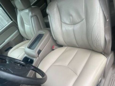 Used 2003 Chevrolet Suburban LT w/ LT Preferred Equipment Group image 10