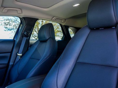 Used 2025 MAZDA CX-30 AWD 2.5 S w/ Premium Package image 11