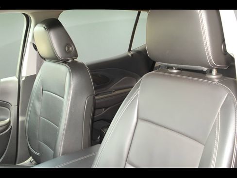 Used 2022 GMC Terrain SLT image 15