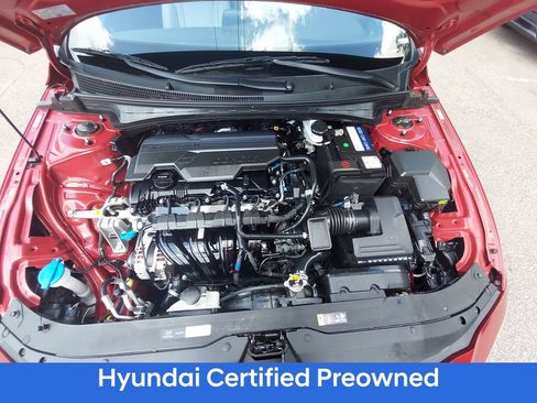 Certified 2025 Hyundai Elantra Limited FWD image 32