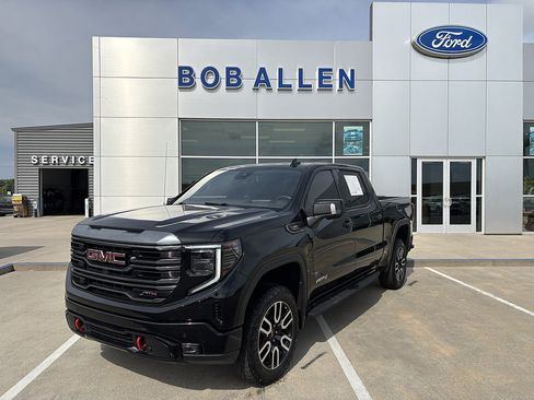 Used 2024 GMC Sierra 1500 AT4 w/ Technology Package AWD/4WD image 1